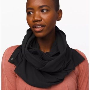 Lululemon black vinyasa infinity scarf